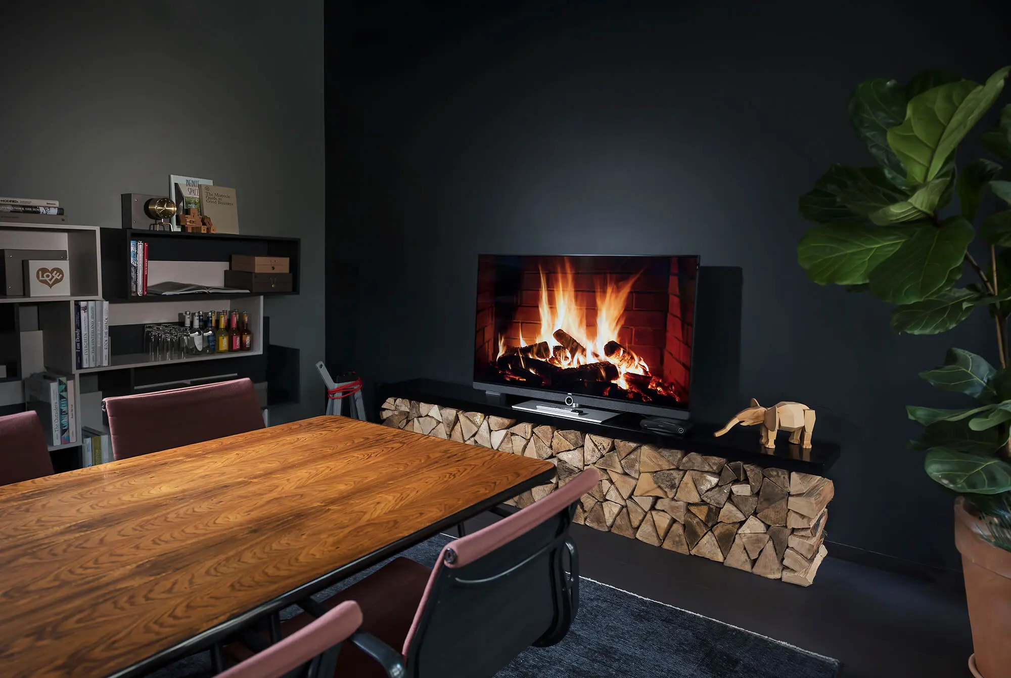 Fireside Room — Up to 4, Design Offices Hannover Vahrenwald — 69€/Hour interior photo 3