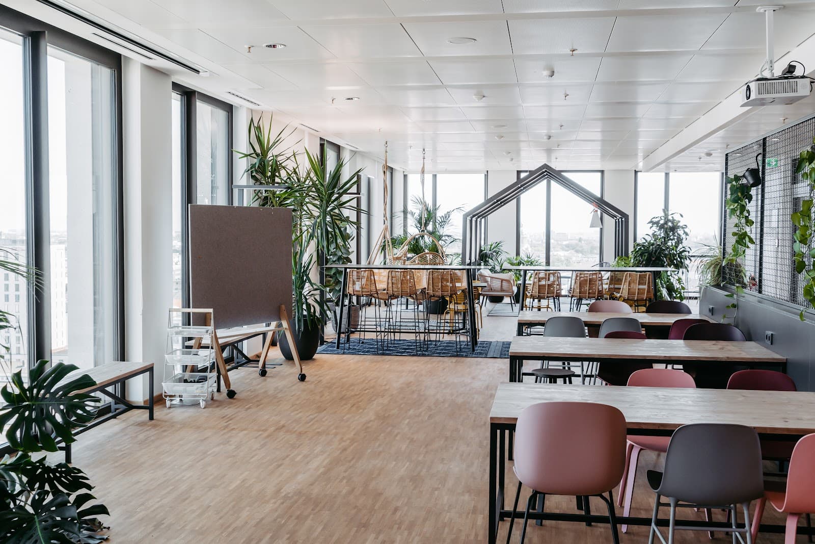 Mannheim Day Pass at 1000 Satellites Glückstein – Flexible Workspace & Networking interior photo 3