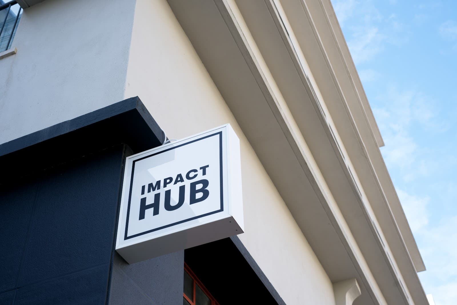 Impact Hub Lisbon Penha Day Pass - Flexible Workspace & Networking in Central Lisbon interior photo 1