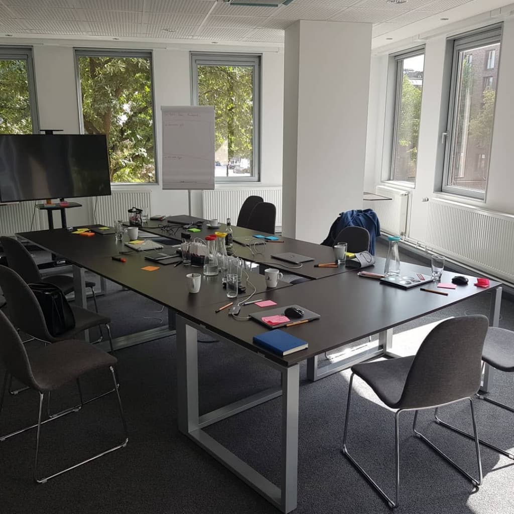 Hamburg Business Center: Your Professional Coworking Space in Hamburg interior photo 3