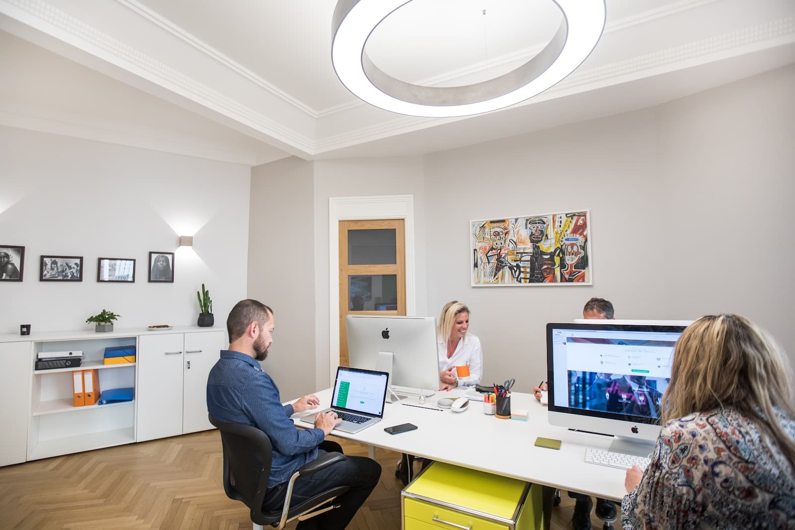 Flexible Day Pass in PARADIGM with Highspeed Wifi interior photo 8