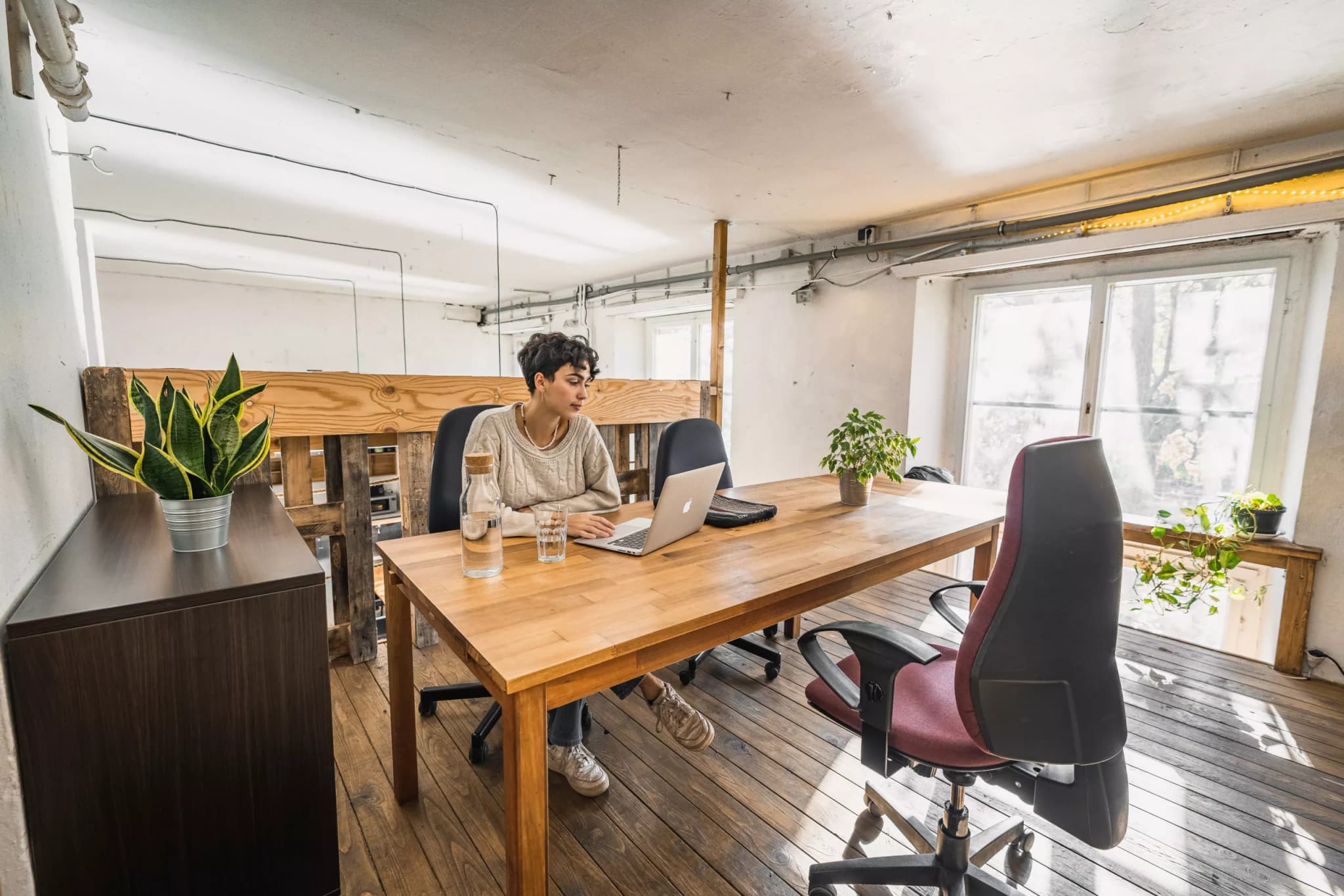 Connect with the community of MACHWERK Coworking interior photo 4