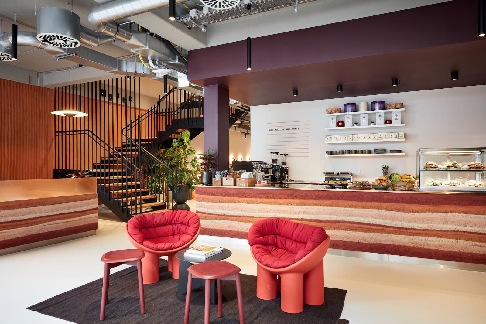 Flexible Day Pass in Clockwise Bremen's Lounge interior photo 3