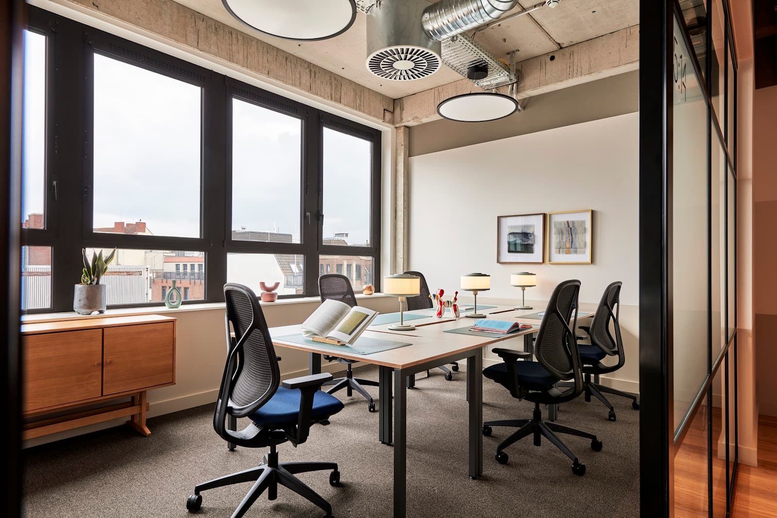 Flexible Day Pass in Clockwise Bremen's Lounge interior photo 5