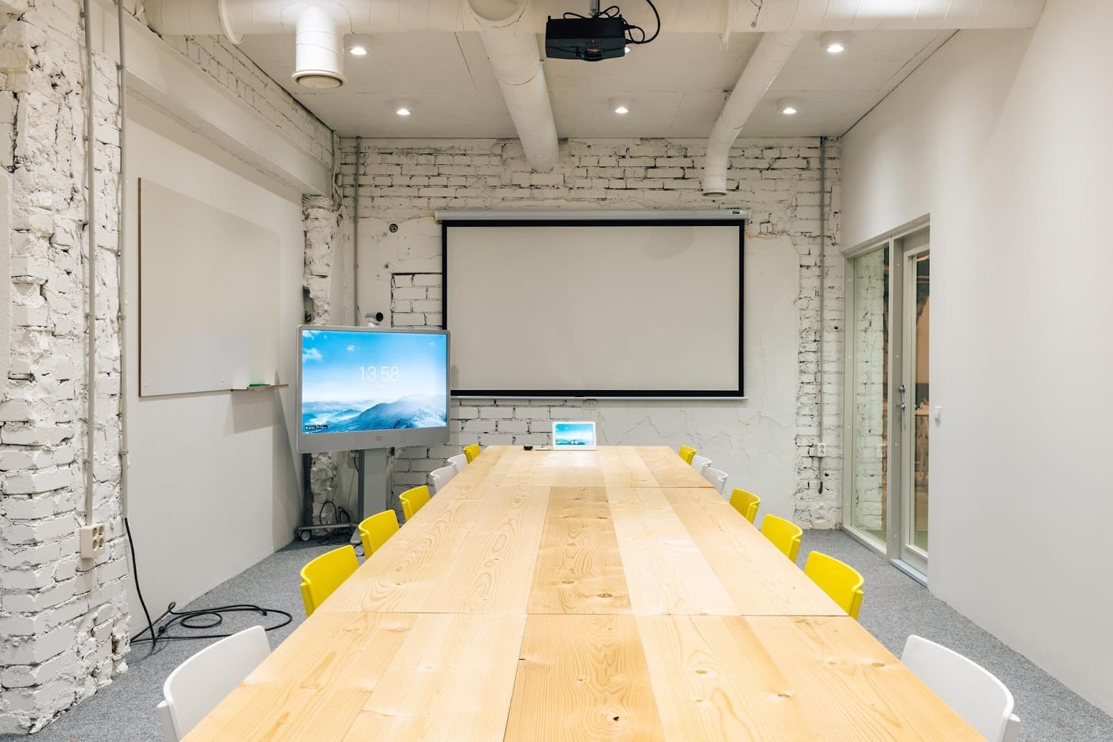 Flexible Day Pass at Spring Hub Tallinn interior photo 8