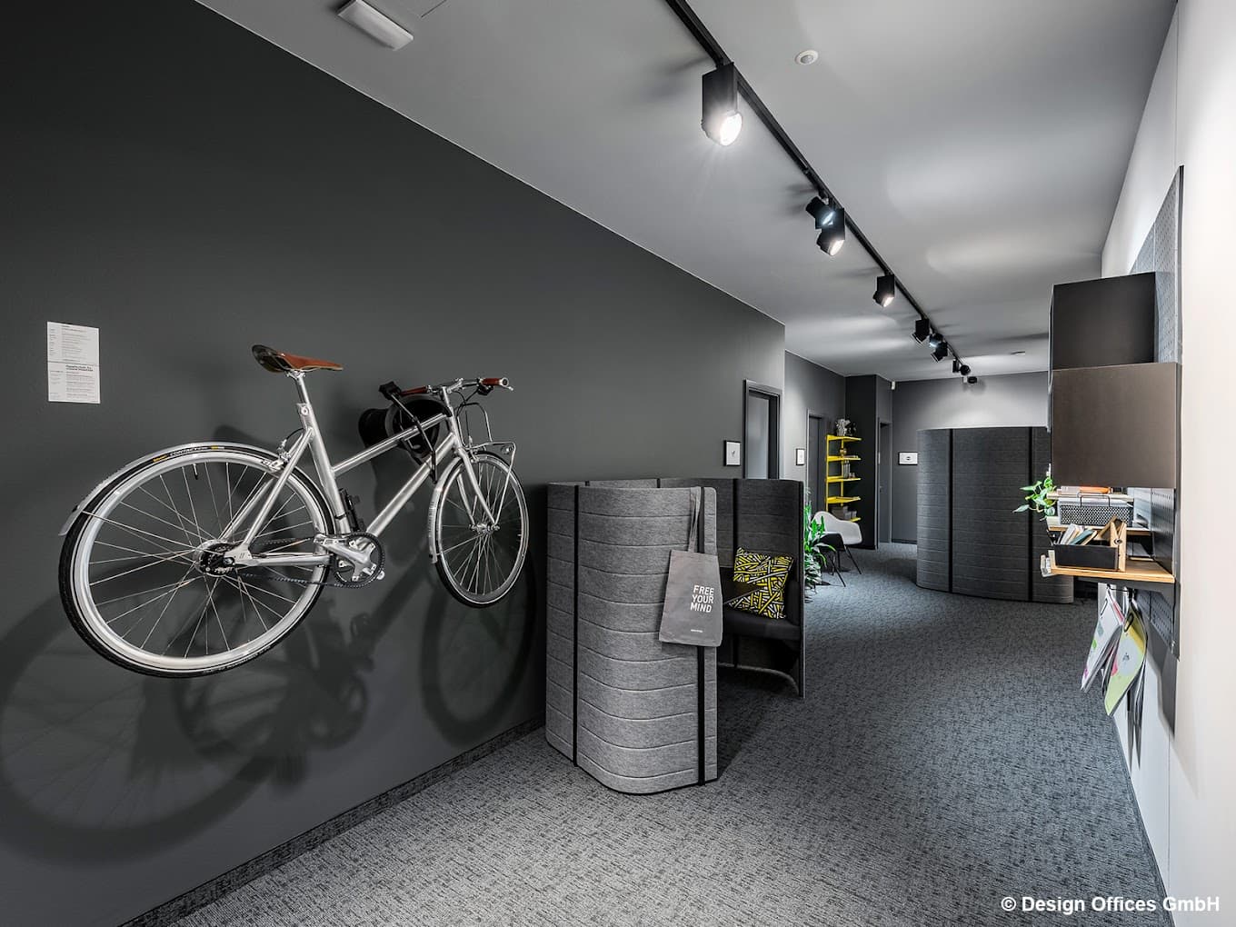 Creative Day Pass at Design Offices Berlin Unter den Linden interior photo 1