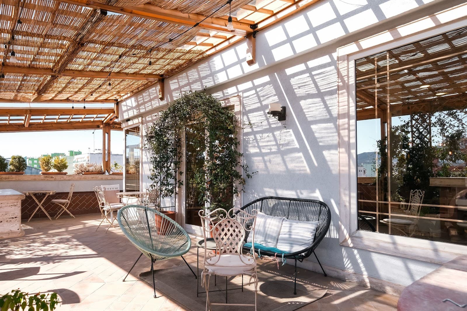 Flexible Day Pass Workspace with Natural Light at Innospace Tirana interior photo 11