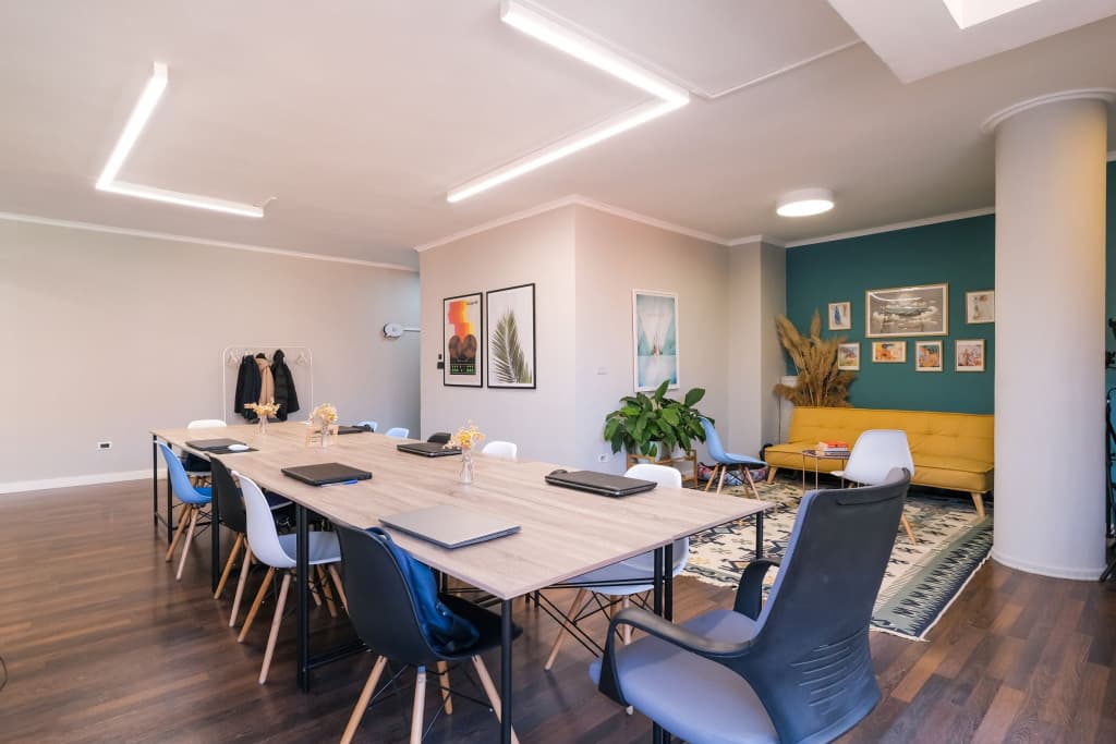 Flexible Day Pass Workspace with Natural Light at Innospace Tirana interior photo 3