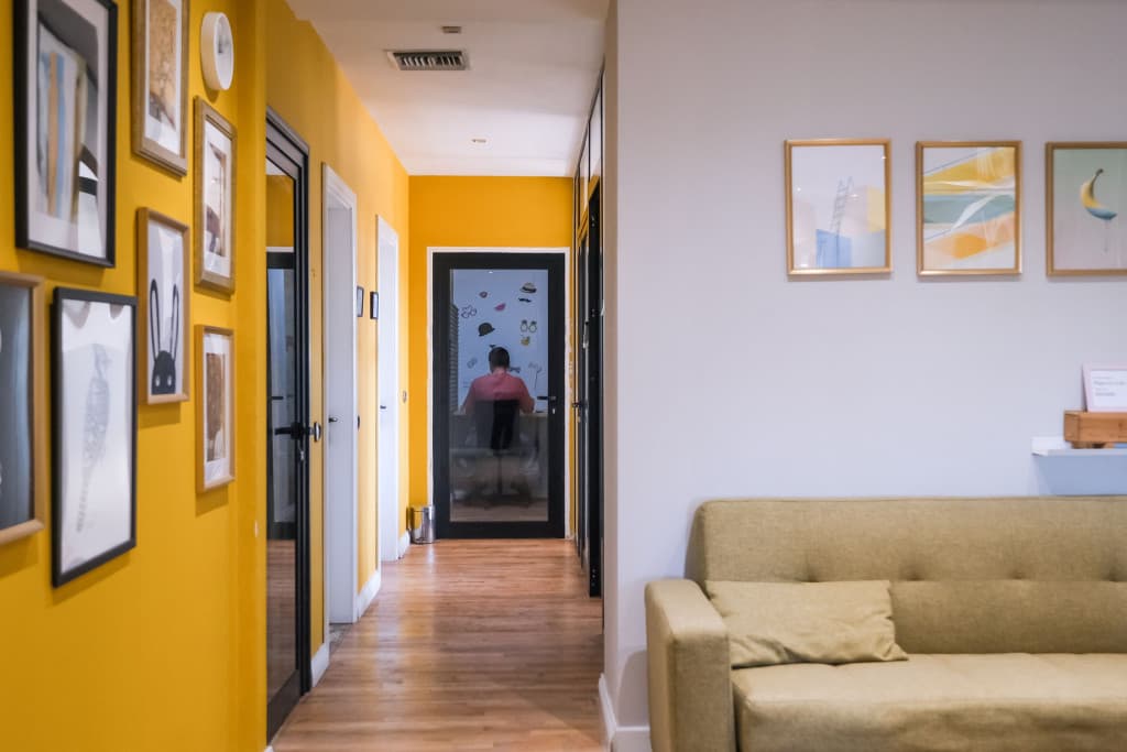 Flexible Day Pass Workspace with Natural Light at Innospace Tirana interior photo 4
