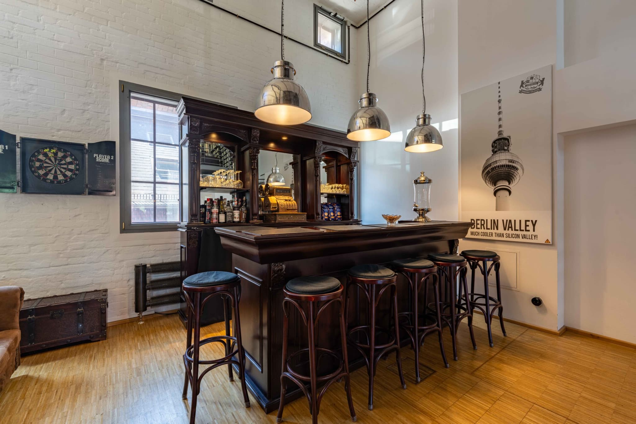 Embrace productivity in a cozy old English room style at Thunderbolt Collective in Berlin interior photo 11