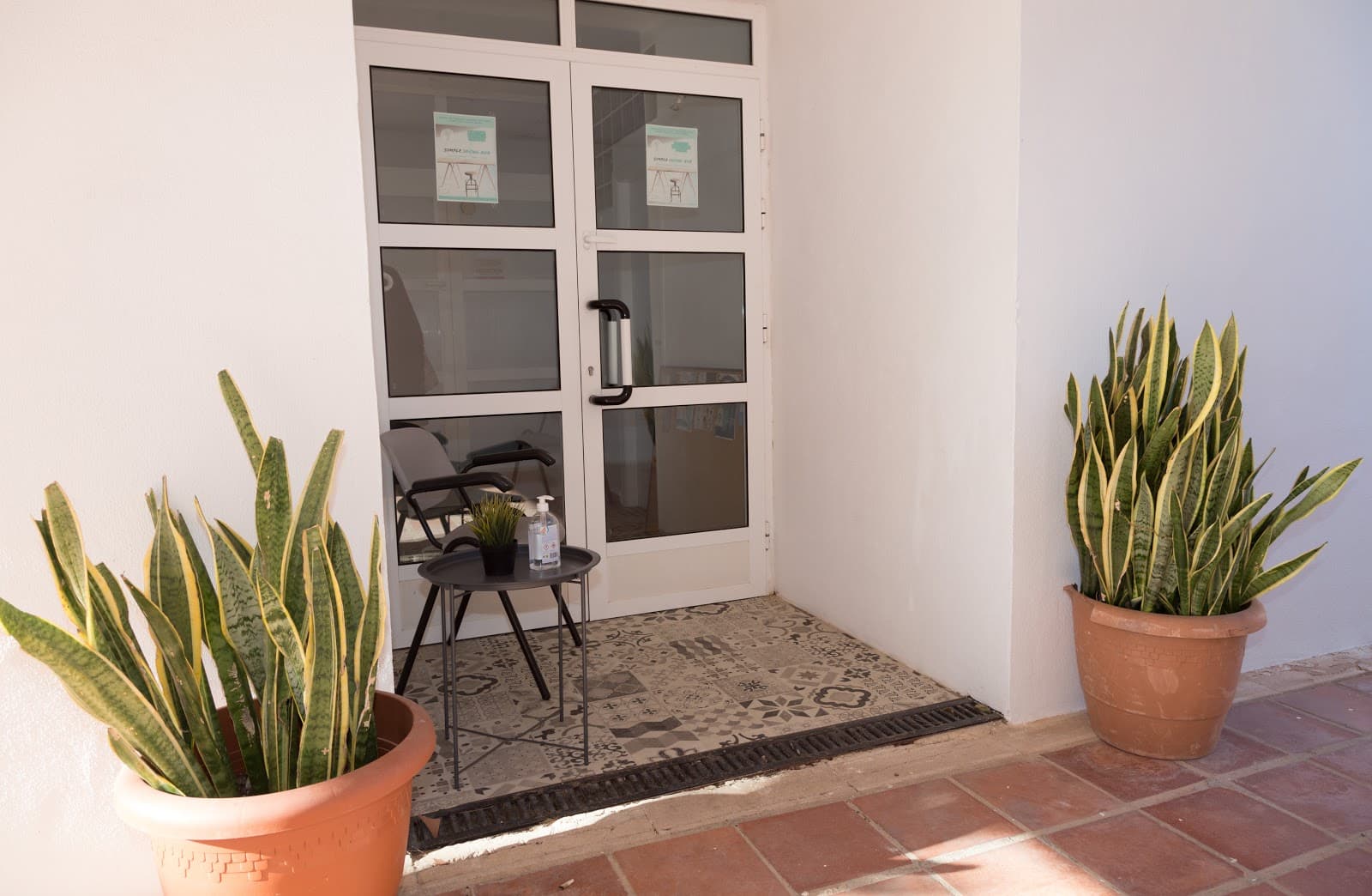 Alicante Day Pass at Simple Social Hub with Highspeed Wifi interior photo 14