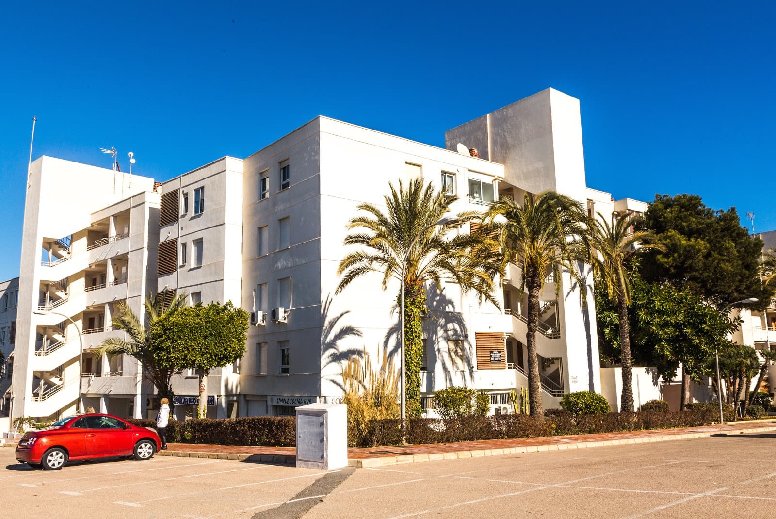 Alicante Day Pass at Simple Social Hub with Highspeed Wifi interior photo 15