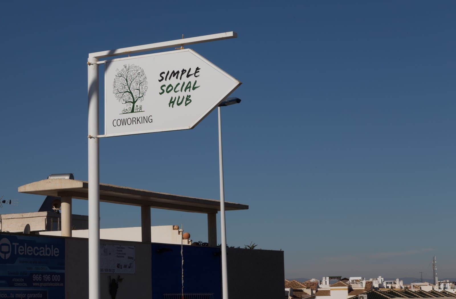 Alicante Day Pass at Simple Social Hub with Highspeed Wifi interior photo 17