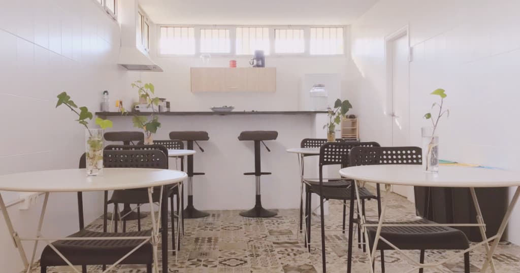 Alicante Day Pass at Simple Social Hub with Highspeed Wifi interior photo 4