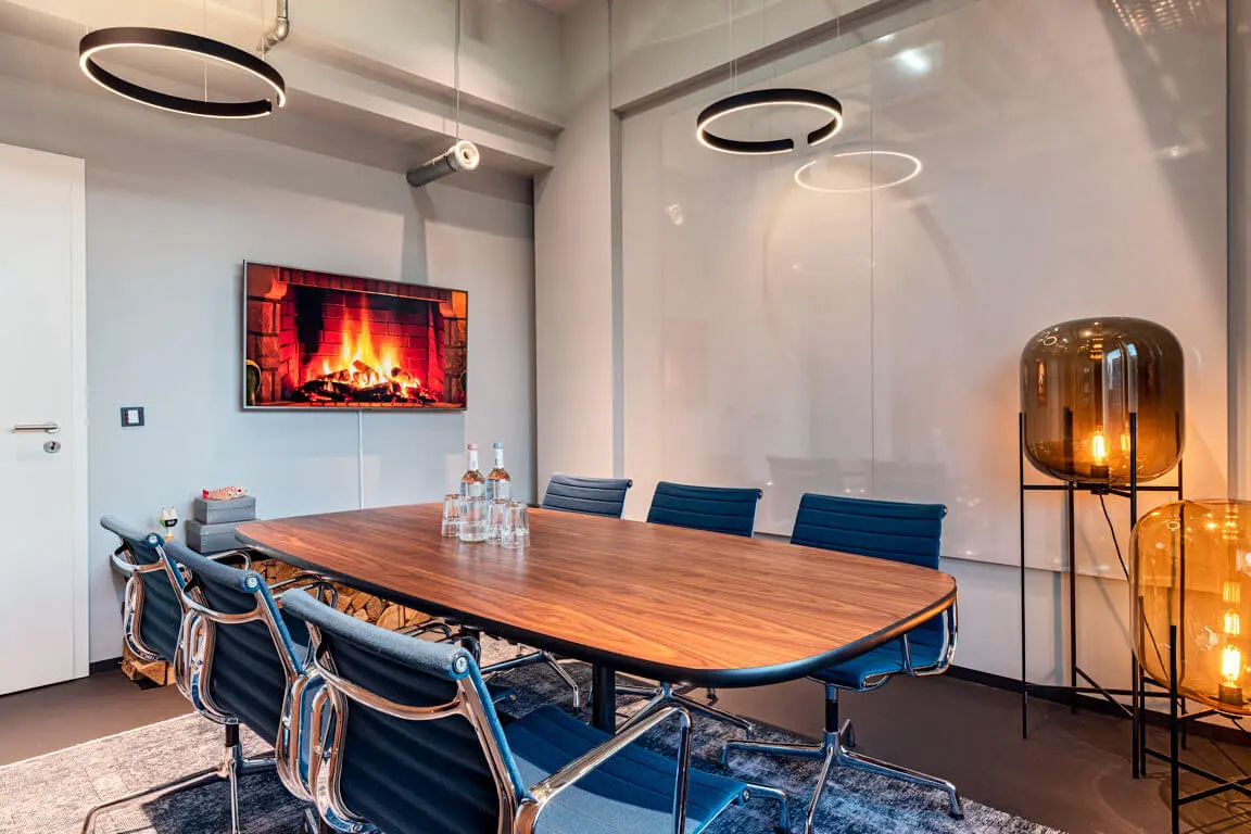 Fireside Room, Up to 8 People, Design Offices Karlsruhe Bahnhofplatz, €69/hour interior photo 4
