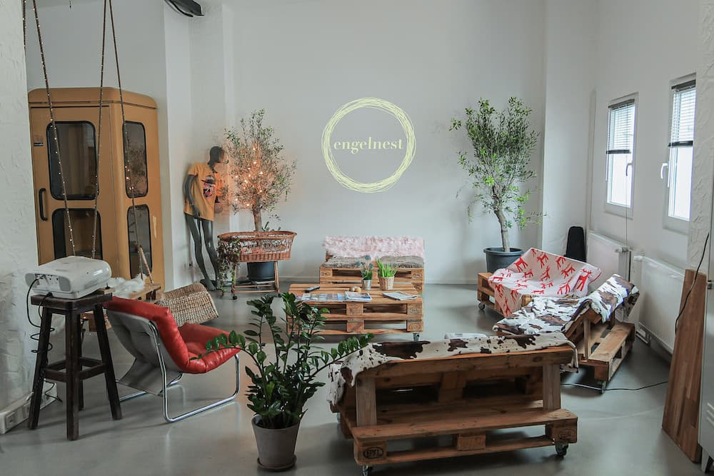 Dynamic coworking with front garden and backyard at engelnest in Schöneberg interior photo 2