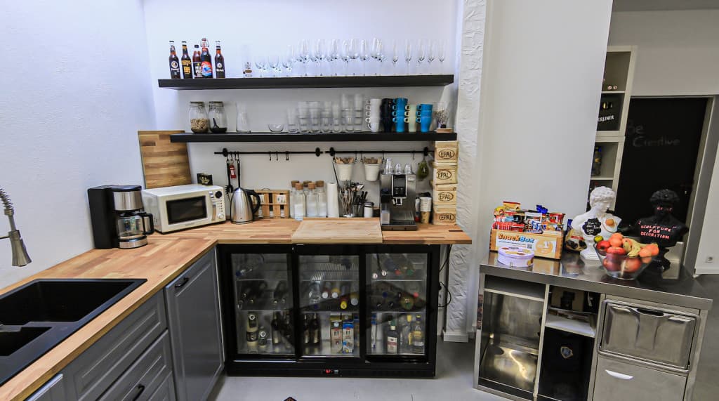 Dynamic coworking with front garden and backyard at engelnest in Schöneberg interior photo 3