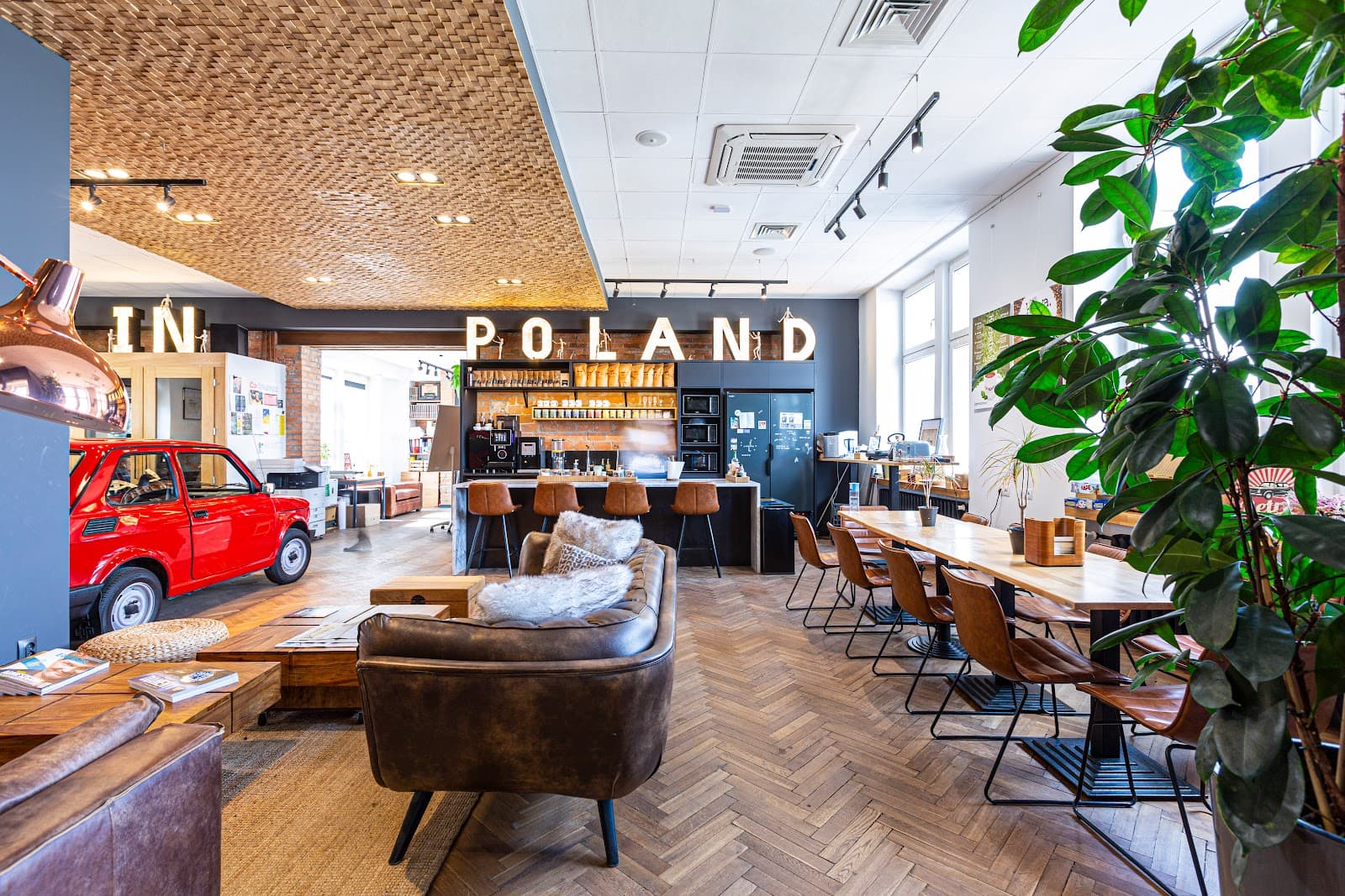 Dynamic Day Pass in Łódź's Co:Spot Office with Premium Amenities interior photo 7