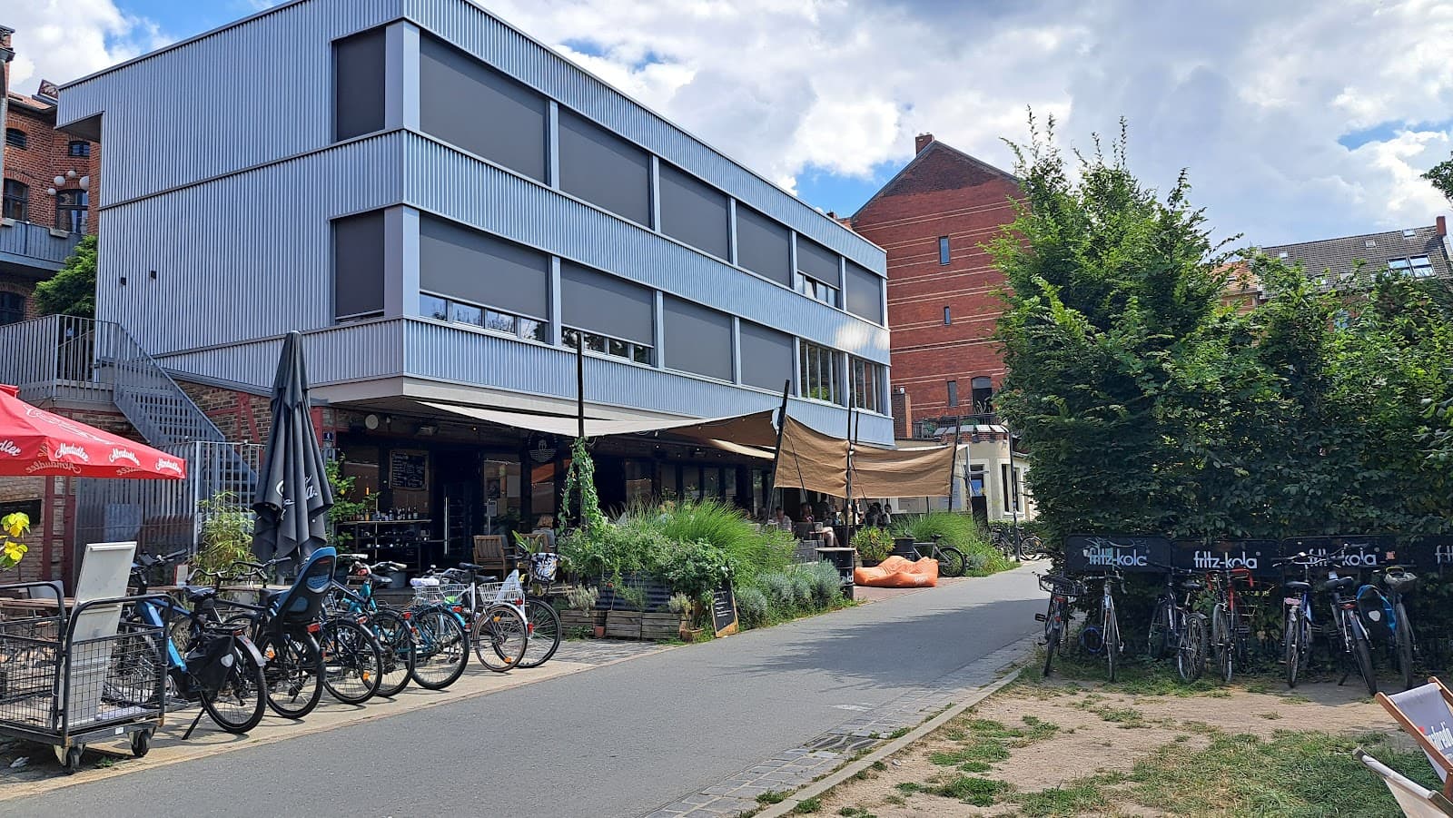 Day Pass at DOCKS with Scenic Terraces in Halle (Saale) interior photo 3