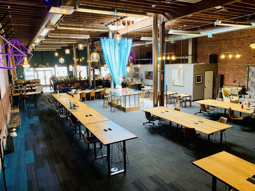 Trellis Workspace San Francisco Day Pass - Flexible Access & Networking in SoMa interior photo 2