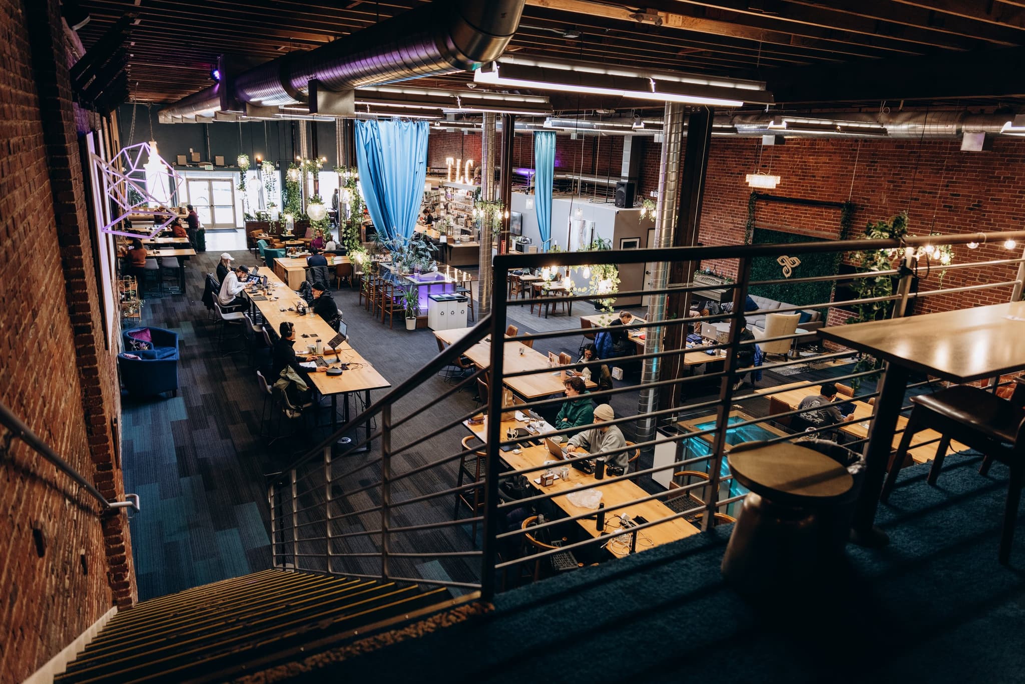 Trellis Workspace San Francisco Day Pass - Flexible Access & Networking in SoMa interior photo 3