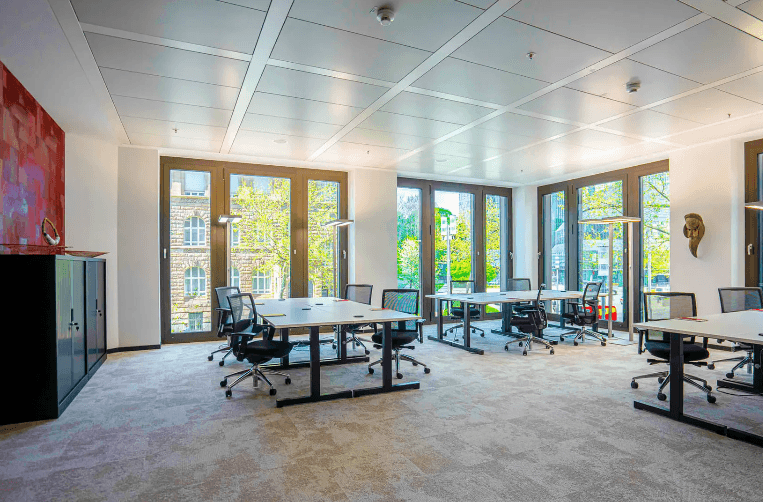 Cowork from an upscale coworking space in the heart of Frankfurt interior photo 2