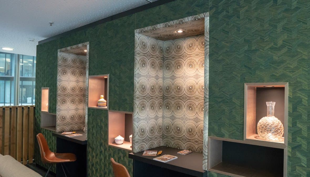 Cowork at the Central Business District of Frankfurt at elegantly designed Tribes Baseler Oval interior photo 1