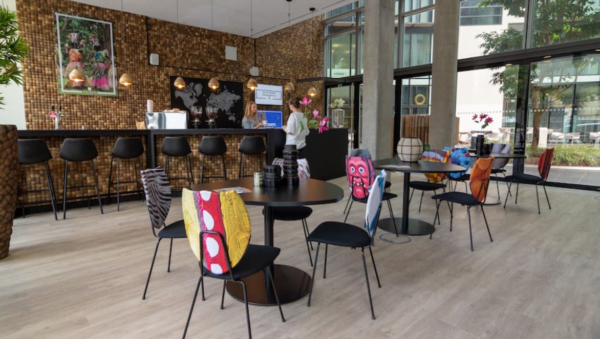 Cowork at the Central Business District of Frankfurt at elegantly designed Tribes Baseler Oval interior photo 4
