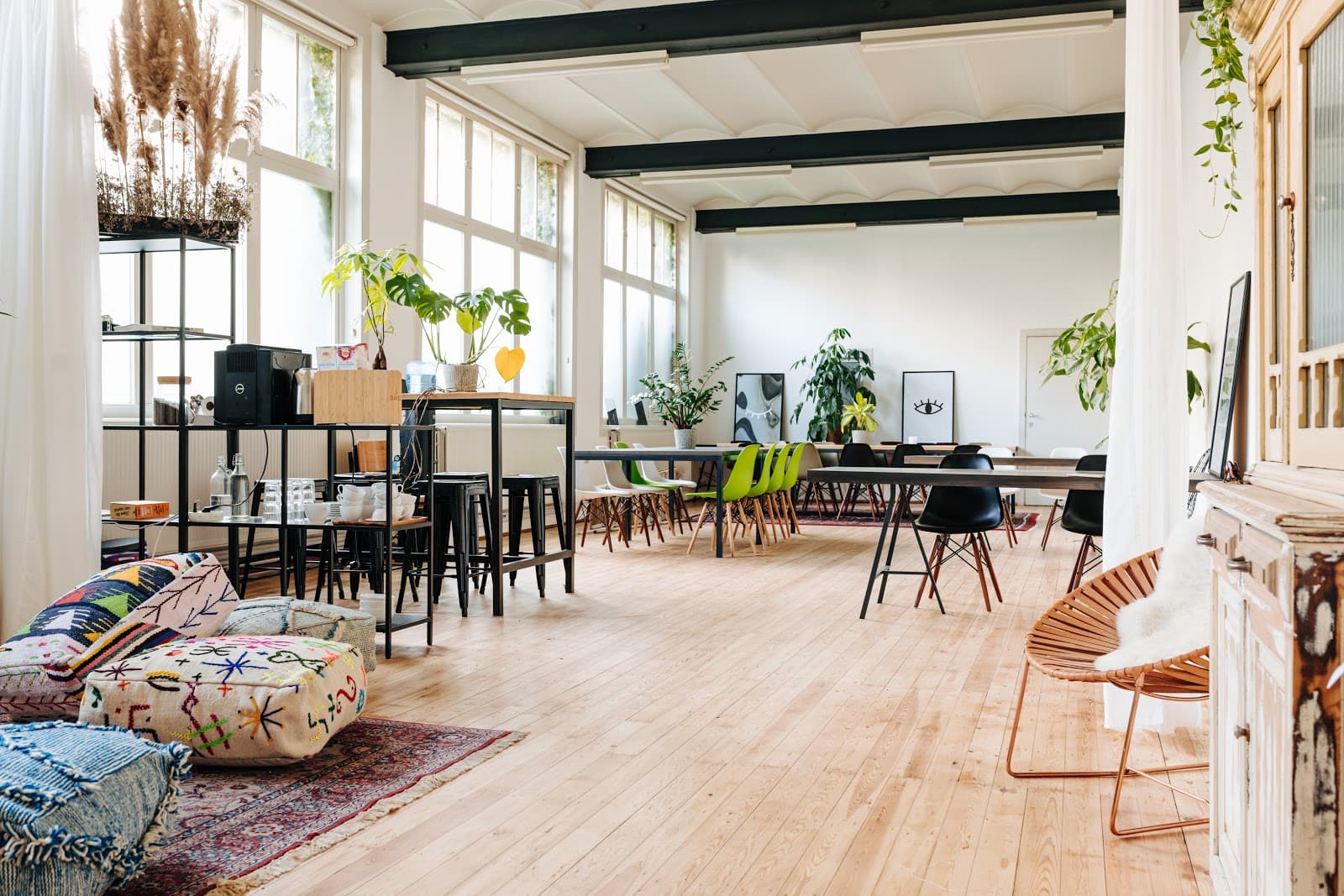 Flexible Day Pass at Friday Cowork in Antwerp interior photo 3