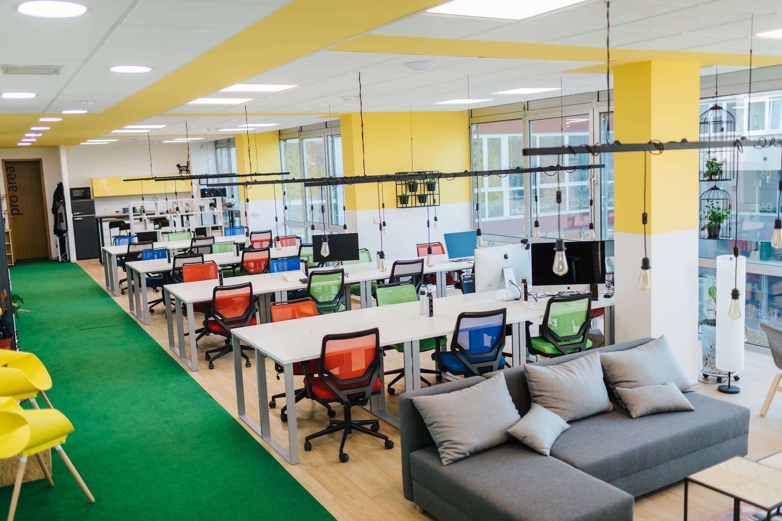 Premium Sarajevo Day Pass at tershouse - Flexible Workspace & Networking interior photo 8