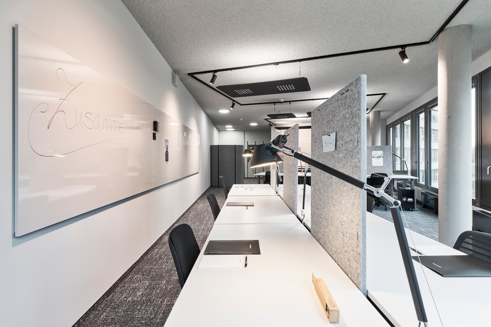 Dynamic Day Pass at Design Offices München Westend interior photo 3