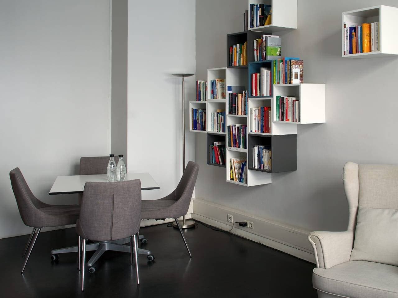 Elegant Consulting Meeting Room at Berlin Mitte interior photo 4