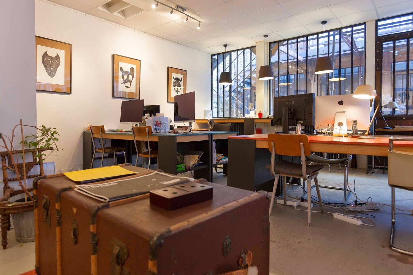 Creative Day Pass in Le Laptop with Natural Light interior photo 6