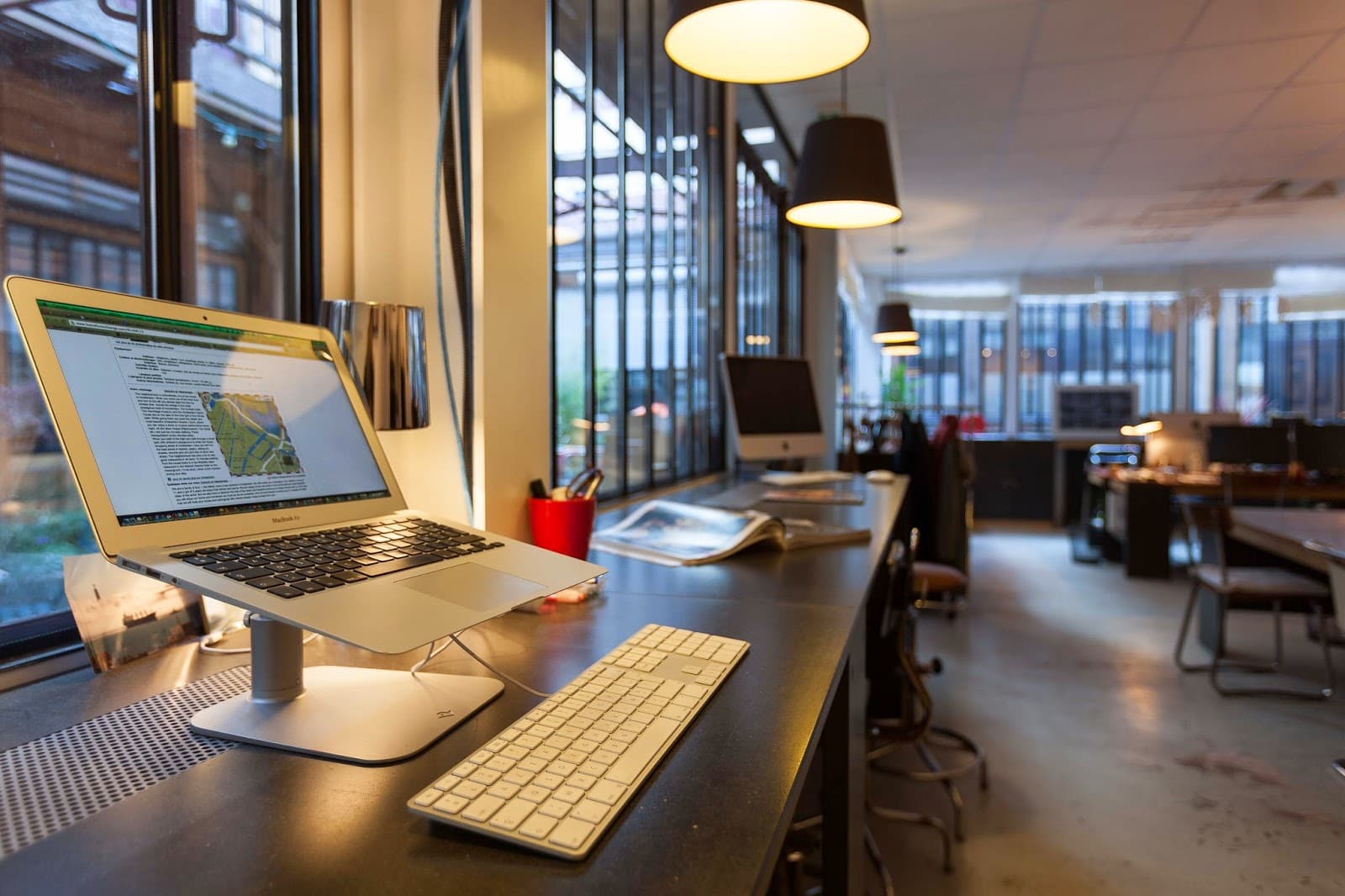 Creative Day Pass in Le Laptop with Natural Light interior photo 9