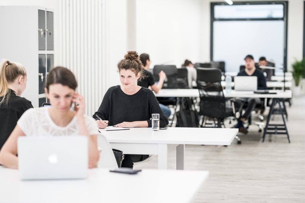 Coworking in the heart of Berlin at AMAPOLA interior photo 2