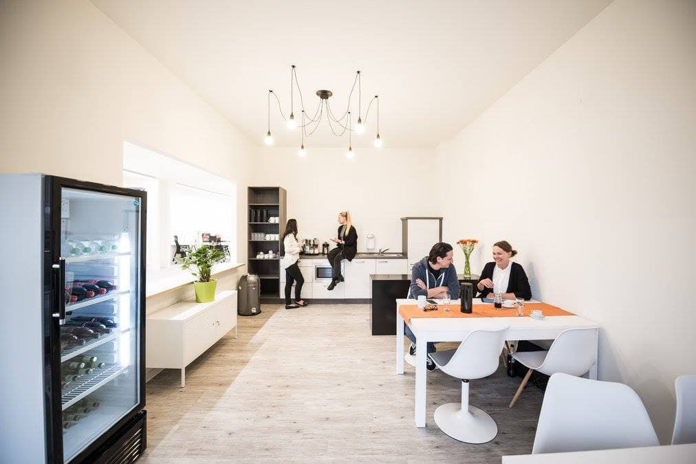 Coworking in the heart of Berlin at AMAPOLA interior photo 4