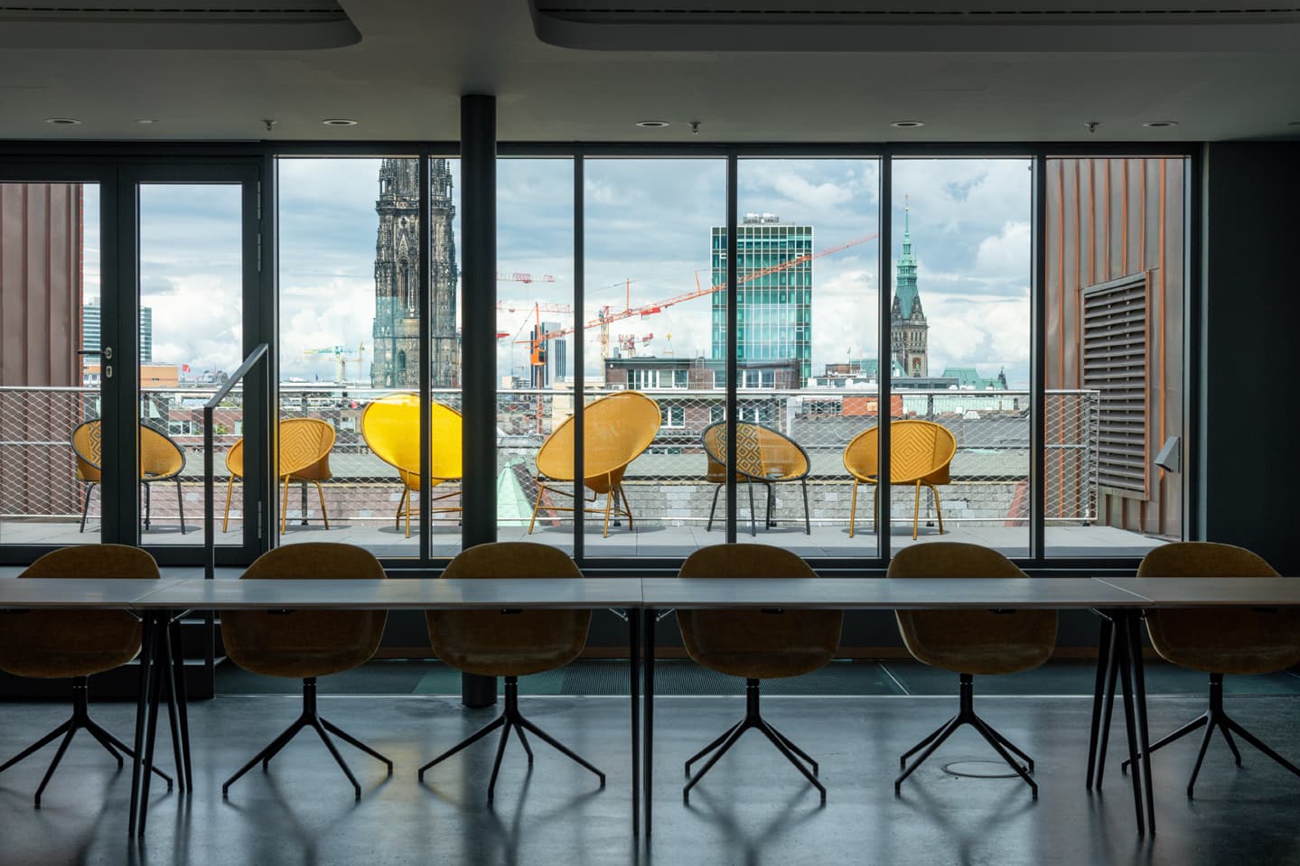 Premium Day Pass at 1000 Satellites Speicherstadt - Flexible Workspace & Networking in Hamburg interior photo 3