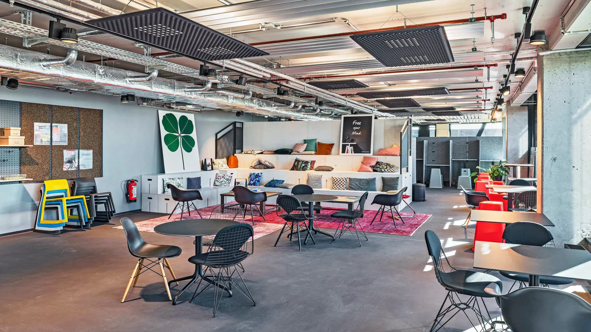 Creative Day Pass at Design Offices Düsseldorf Kaiserteich interior photo 2