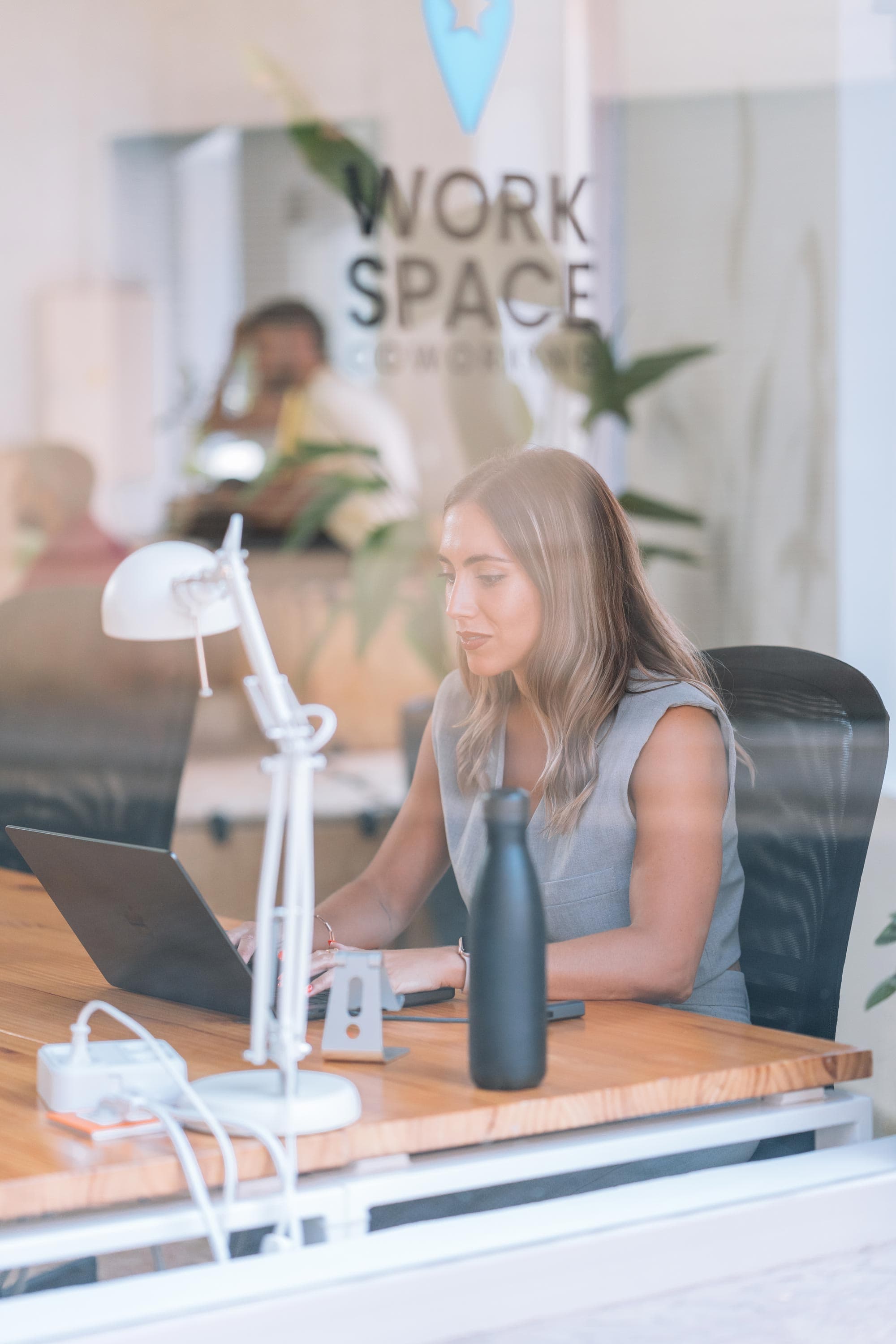 Coworking Day Pass in Almería's Vibrant Hub interior photo 1