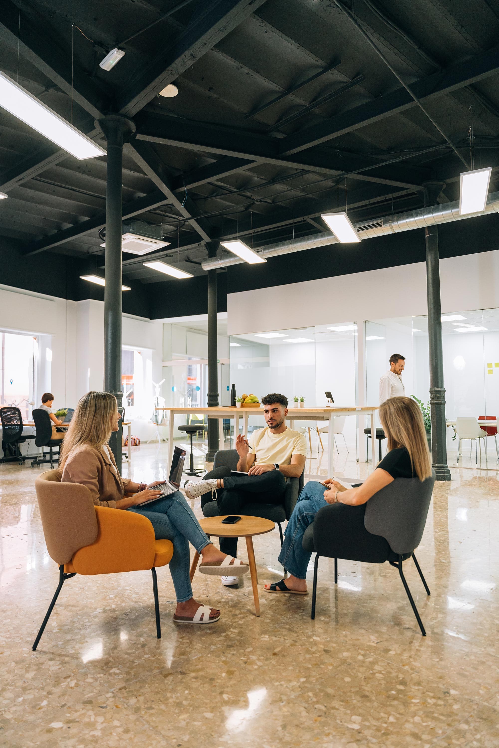 Coworking Day Pass in Almería's Vibrant Hub interior photo 2