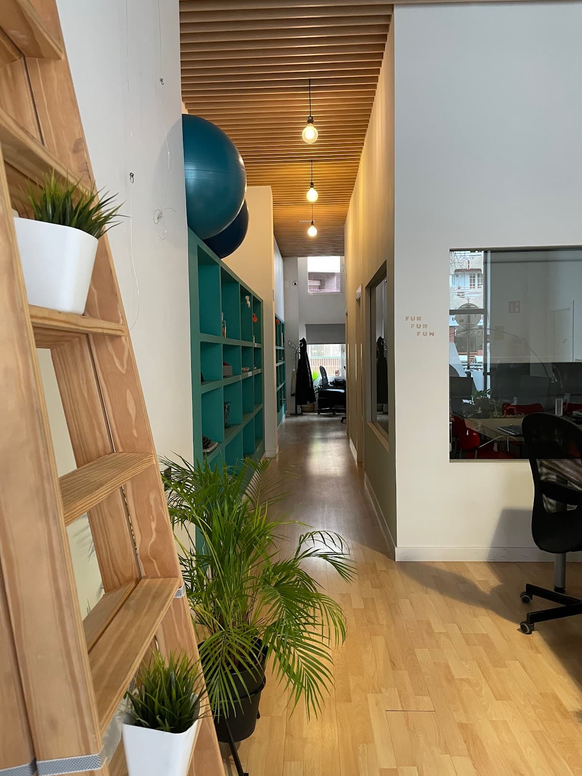 Scenic Day Pass in Anda CoWork with Outdoor Areas interior photo 6