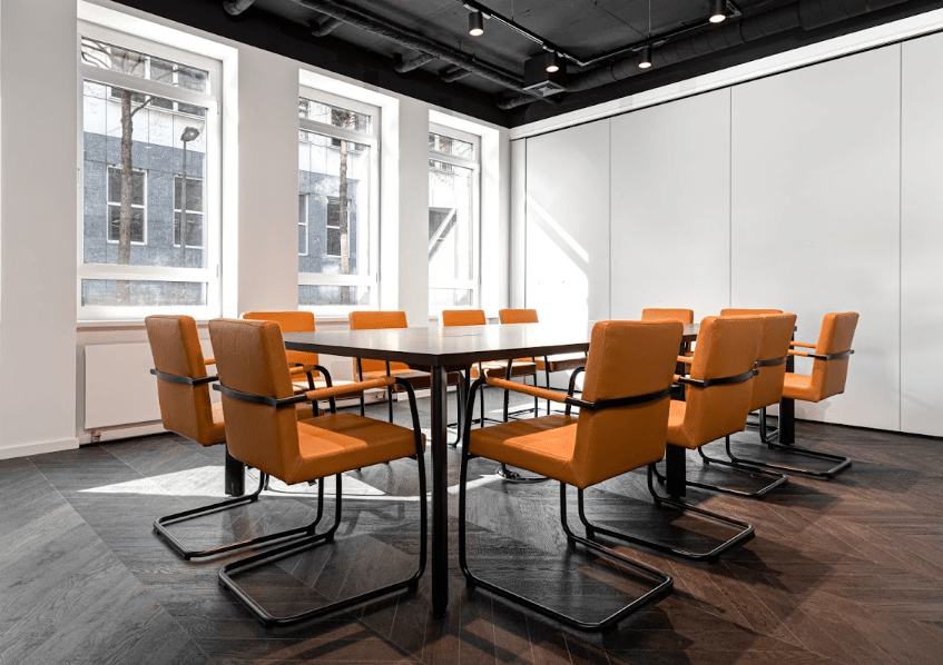 Cowork from a premium coworking space at Engel & Völkers Work Edition in Hamburg interior photo 4