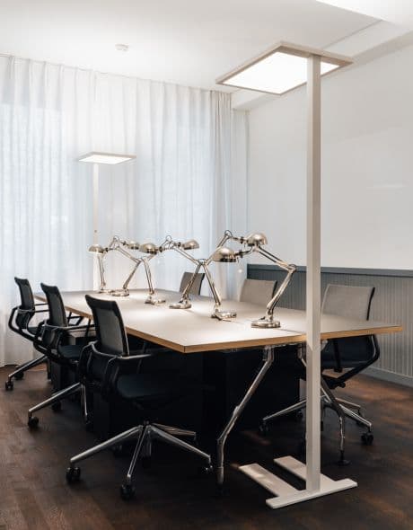 Ruby Carl Workspaces Düsseldorf Day Pass - Flexible Access & Networking in City Center interior photo 1