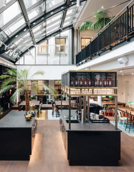 Ruby Carl Workspaces Düsseldorf Day Pass - Flexible Access & Networking in City Center interior photo 2