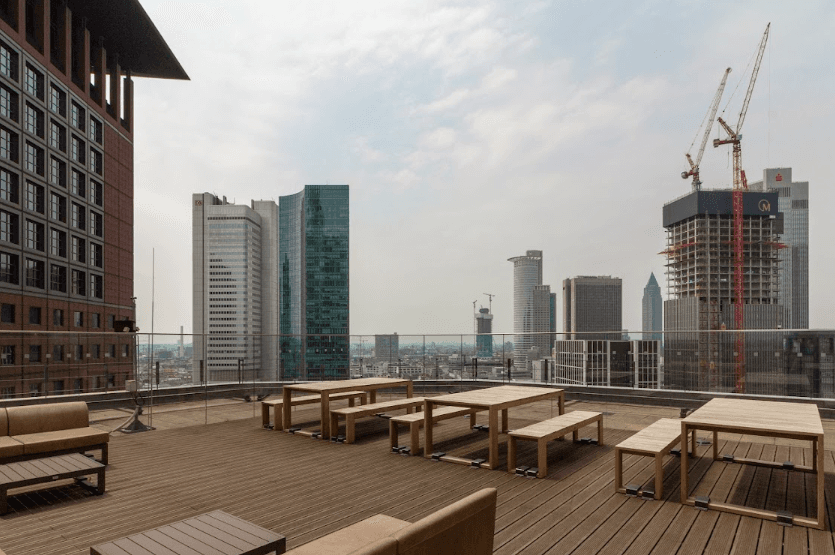 Work in the heart of Frankfurt at modern Tribes Garden Tower interior photo 1