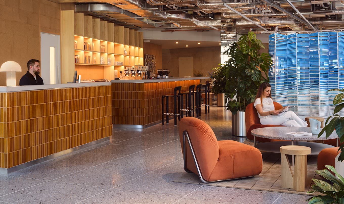 Meeting room 6 Hour for 6 People in Fora - Pressehaus Podium (/ Hour) interior photo 2