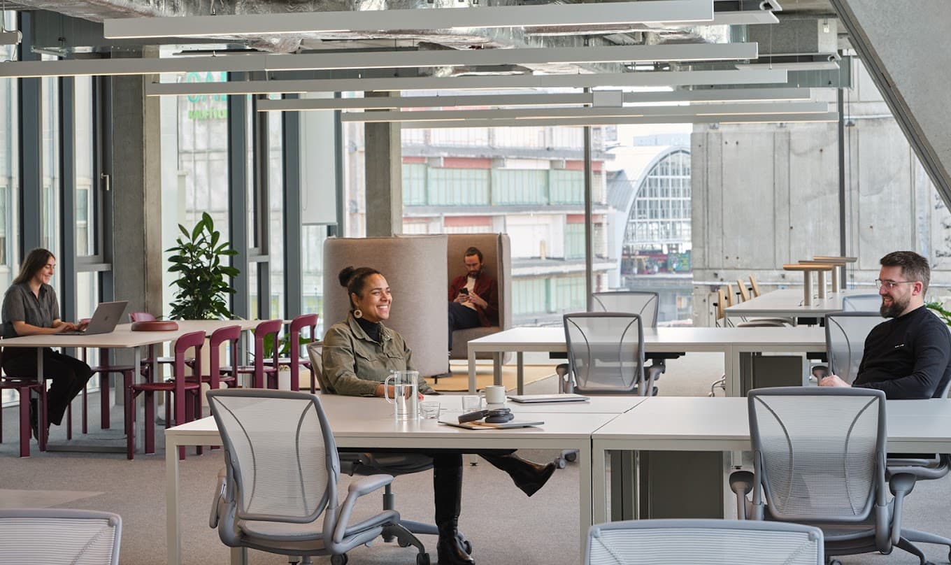 Meeting room 6 Hour for 6 People in Fora - Pressehaus Podium (/ Hour) interior photo 4