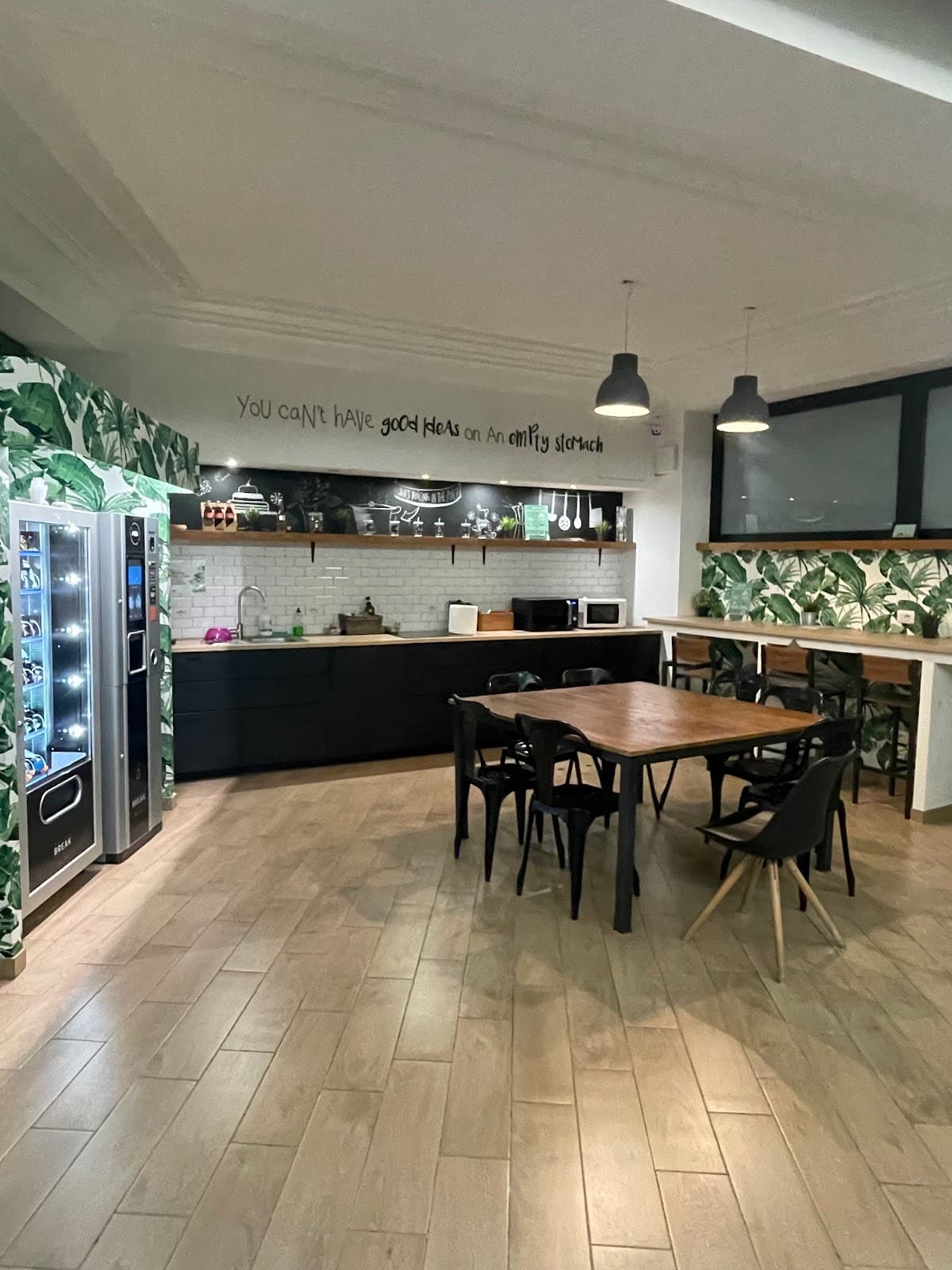 Office Jam Roma Day Pass - Flexible Workspace & Networking in Central Roma interior photo 4