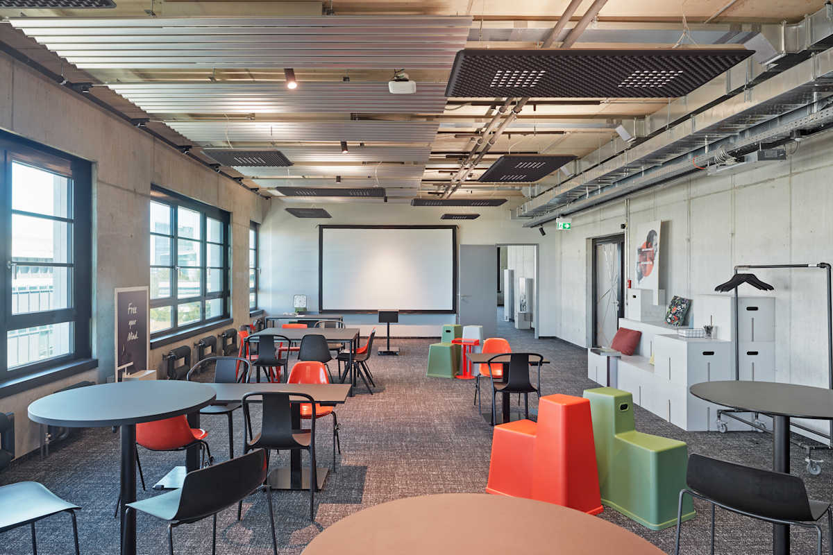 Flexible Day Pass with Lounge Access in Design Offices München Macherei interior photo 21