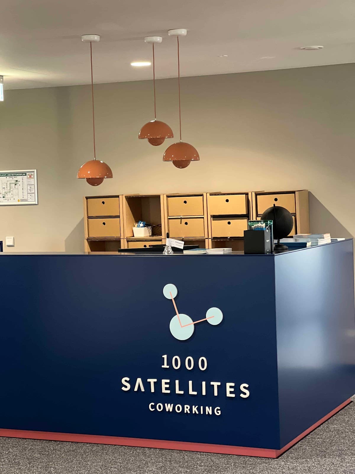 1000 Satellites Gilching interior photo 3